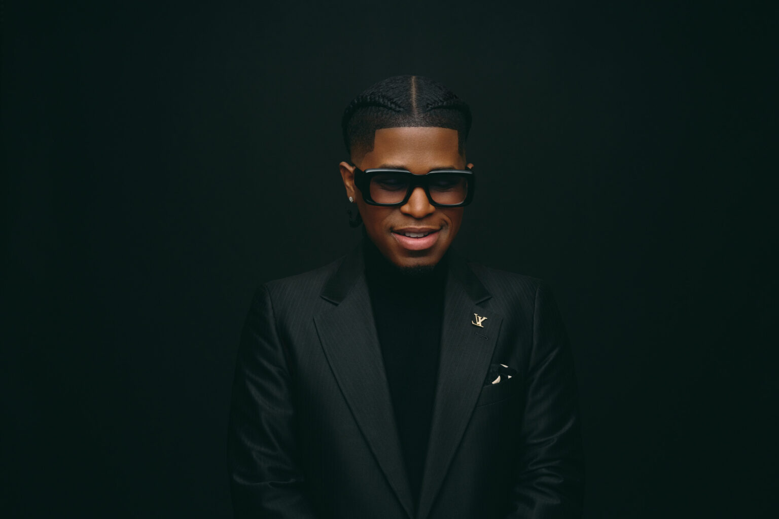Jor’Dan Armstrong is a Baton Rouge, LA native and recording artist known for his innovative blend of gospel and R&B music.