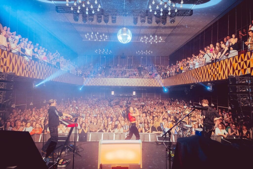 BONAD live at Vega. Photo: Alec Andrev.